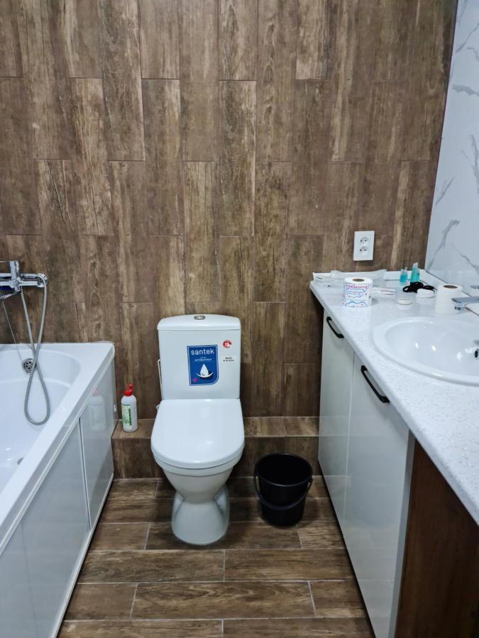 Апартаменты В Центре, В Новом Доме Alma-Ata Buitenkant foto